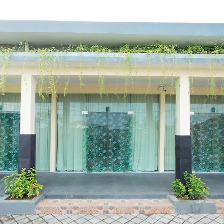 V Canggu Dormitory Zewnętrze zdjęcie