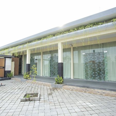 V Canggu Dormitory Zewnętrze zdjęcie